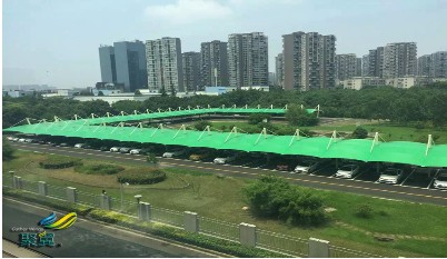 綠色膜結構車棚，膜結構車棚多色，環繞型大型車棚